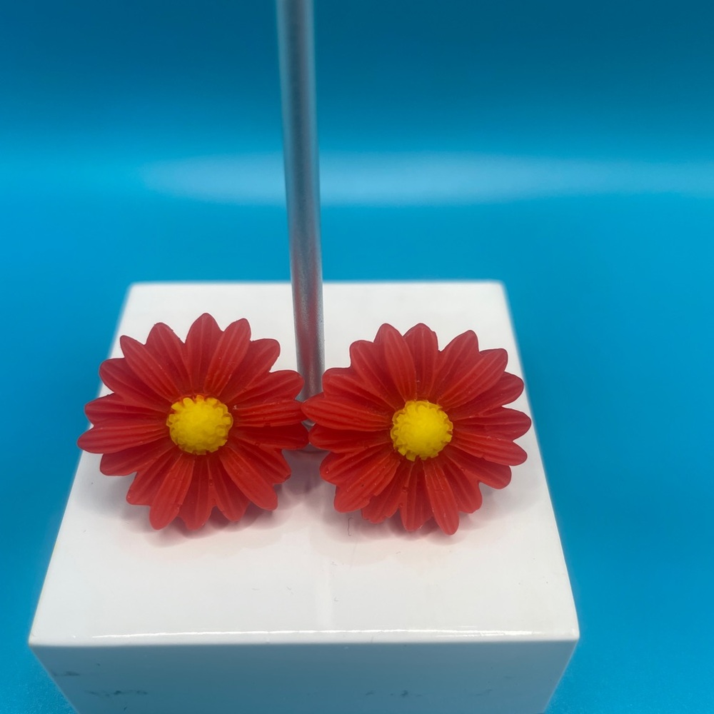 Colorful Floral Earrings - Picture 4 of 8